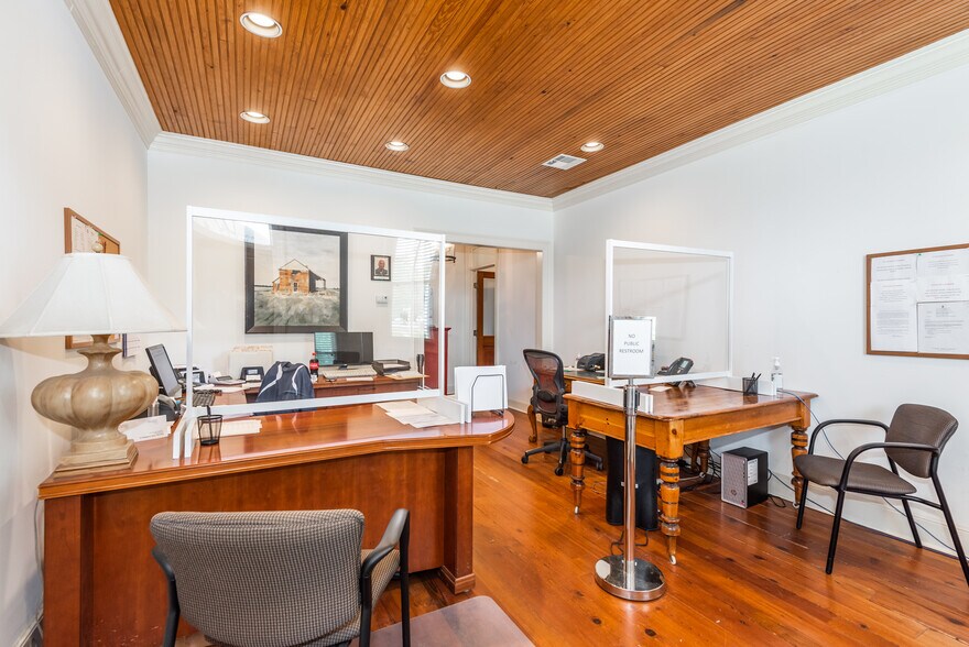 More Photos Of 987 Harris St, Tunica Office For Sale
