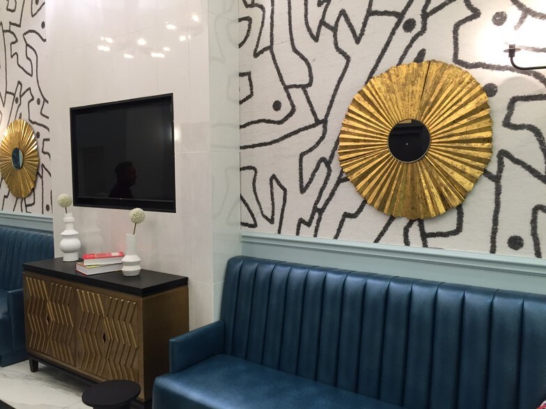 More Photos Of 2 E 8th St, Chicago Apartments For Lease