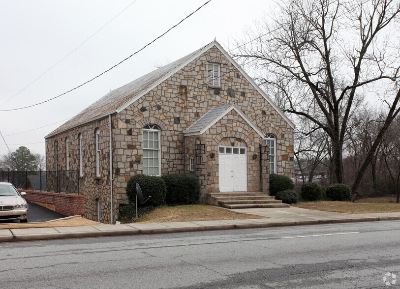 More Photos Of 495 Perry St, Lawrenceville Religious Facility For Lease