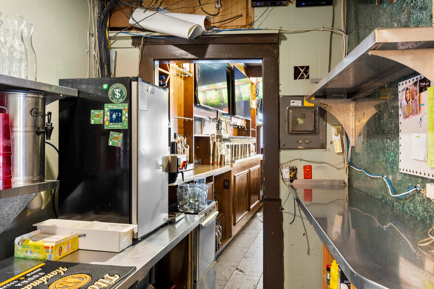 More Photos Of 367 Delaware Ave, Delmar Bar For Sale