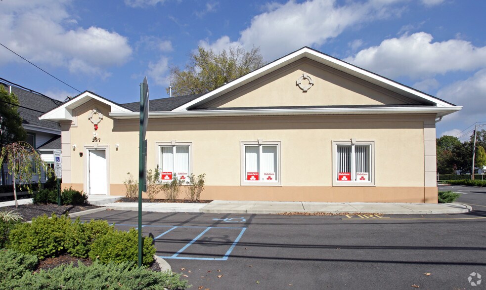 More Photos Of 237 W Midland Ave, Paramus Medical For Lease