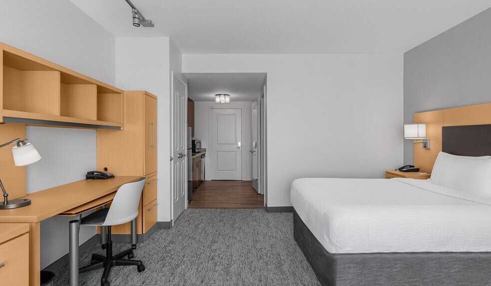 More Photos Of 4100 N Kittredge St, Denver Hotel For Sale