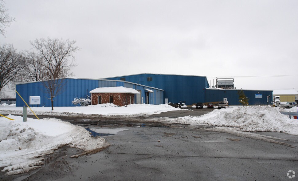 Primary Photo Of 5635 Commerce St, Lansing Warehouse For Lease