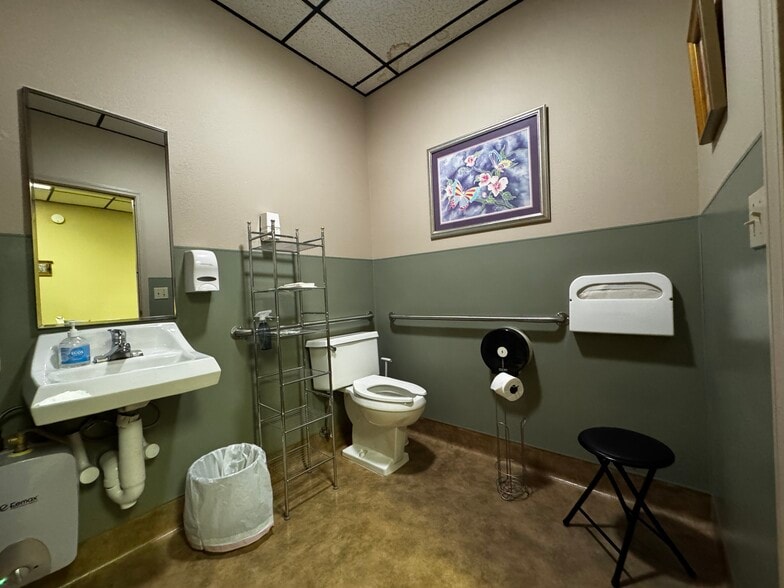 More Photos Of 1061 E Main St, Grass Valley Medical For Sale