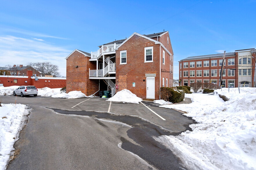 More Photos Of 30-32 Water St #3, Newburyport Office For Sale
