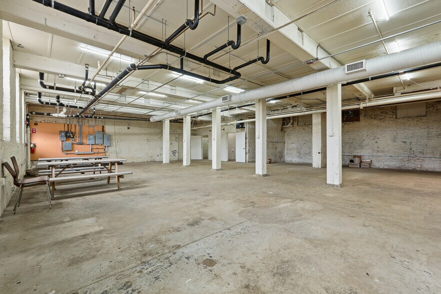 More Photos Of 420 Dwight St, Holyoke Manufacturing For Lease