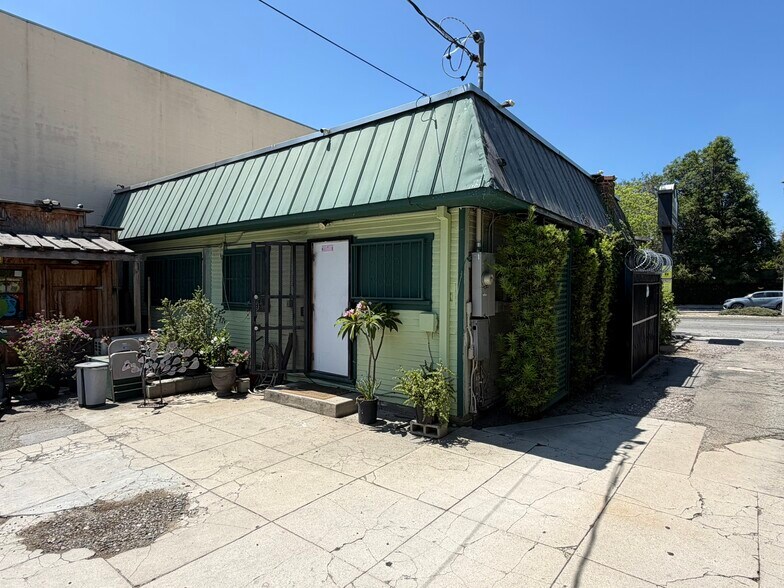 More Photos Of 480 S Rosemead Blvd, Pasadena Office For Sale