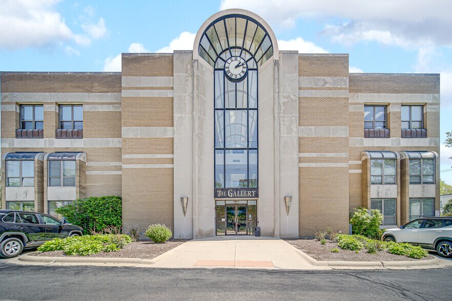 Primary Photo Of 1S443 Summit Ave, Oakbrook Terrace Medical For Lease