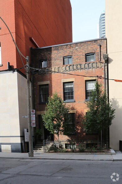 More Photos Of 24 Mercer St, Toronto Loft Creative Space For Lease