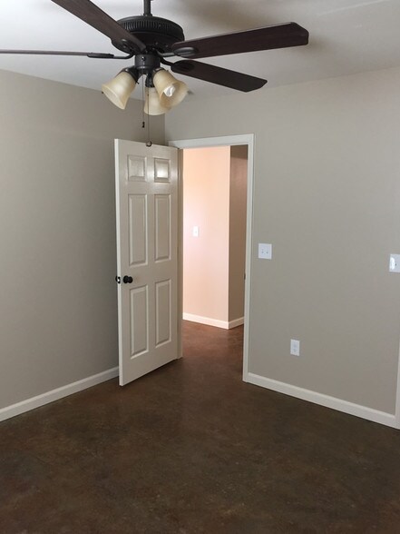 More Photos Of 3515 Harrison St, Batesville Apartments For Sale