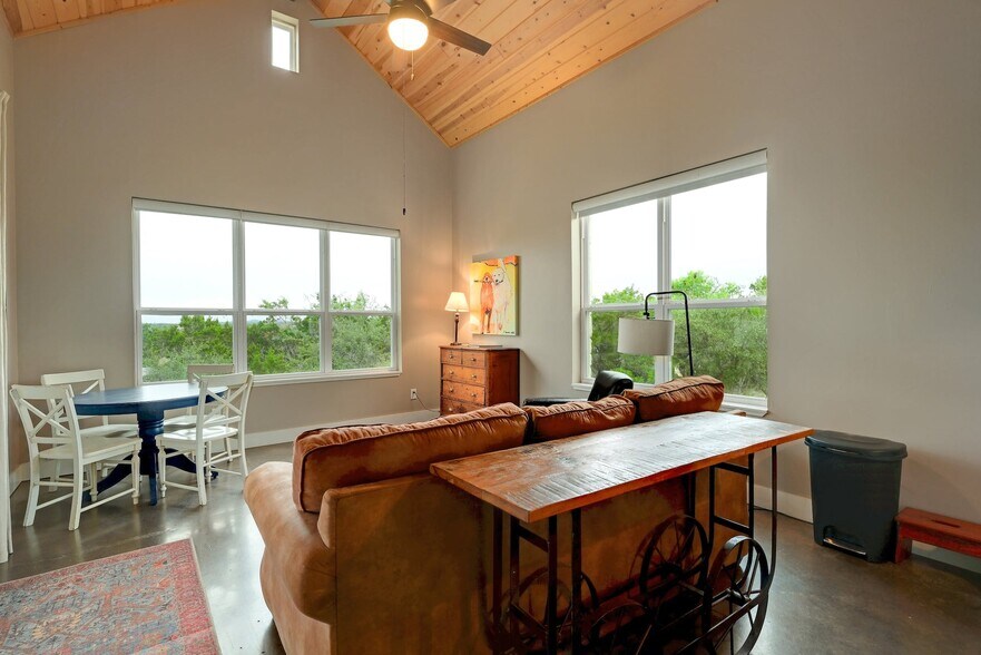 More Photos Of 7400 McGregor Ln, Dripping Springs Hotel For Sale