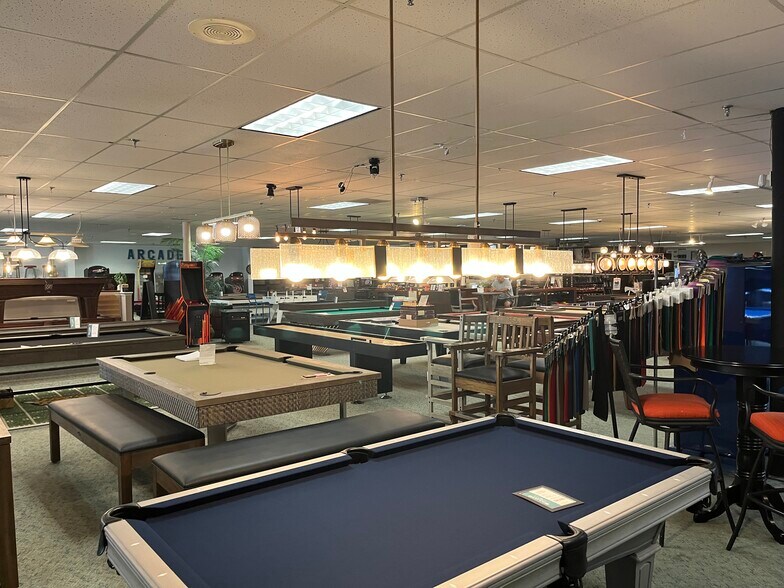 More Photos Of 5585 University Blvd W, Jacksonville Storefront Retail Office For Sale