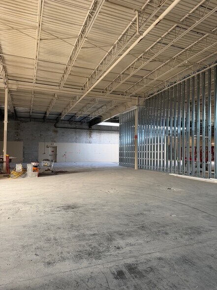 More Photos Of 10175 Tamiami Trl, Punta Gorda General Retail For Lease