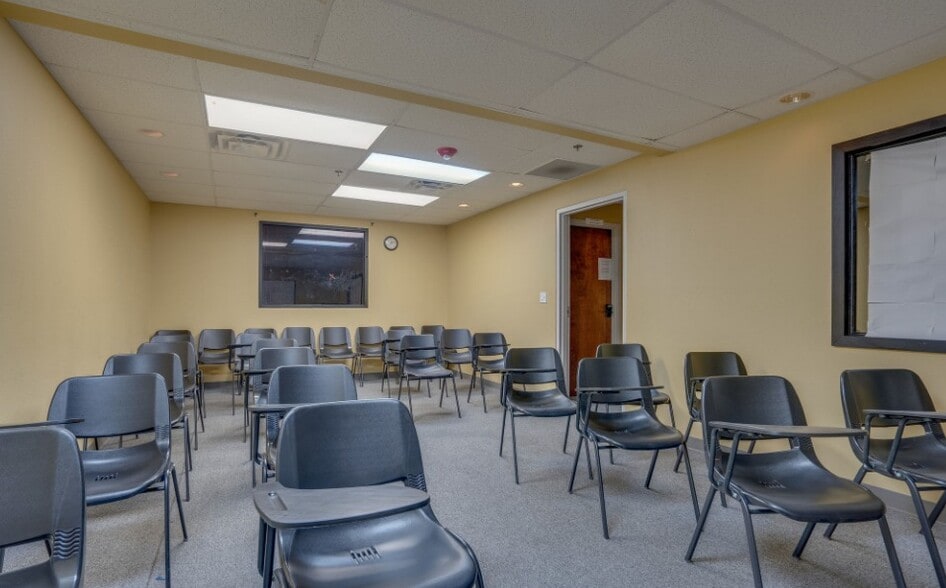 More Photos Of 1130 W Trinity Mills Rd, Carrollton General Retail For Sale