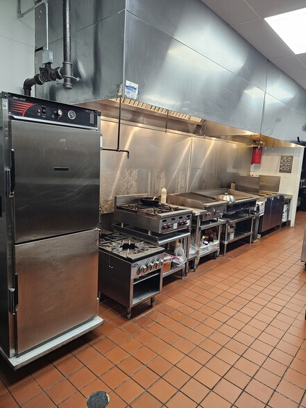 More Photos Of 211 Providence Rd, Chesapeake General Retail For Sale