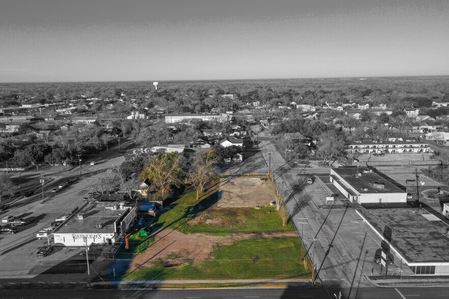 More Photos Of 1409 N Navarro, Victoria Land For Sale