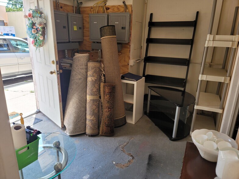 More Photos Of 22 Van Buren Ave, Floral Park Warehouse For Lease