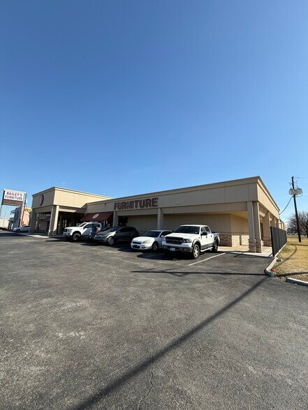 More Photos Of 3910 W Camp Wisdom Rd, Dallas Storefront For Sale