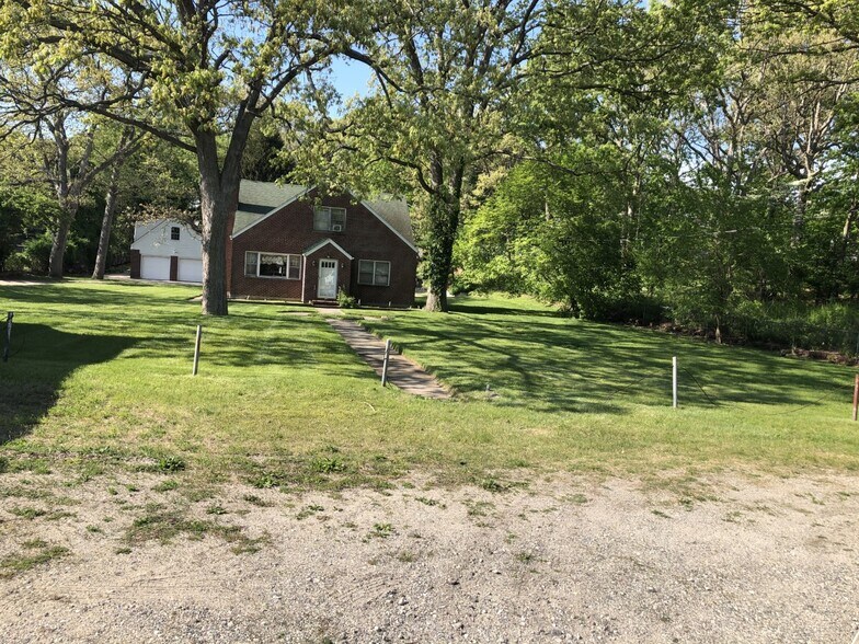 More Photos Of 959 W Jericho Tpke, Smithtown Land For Sale