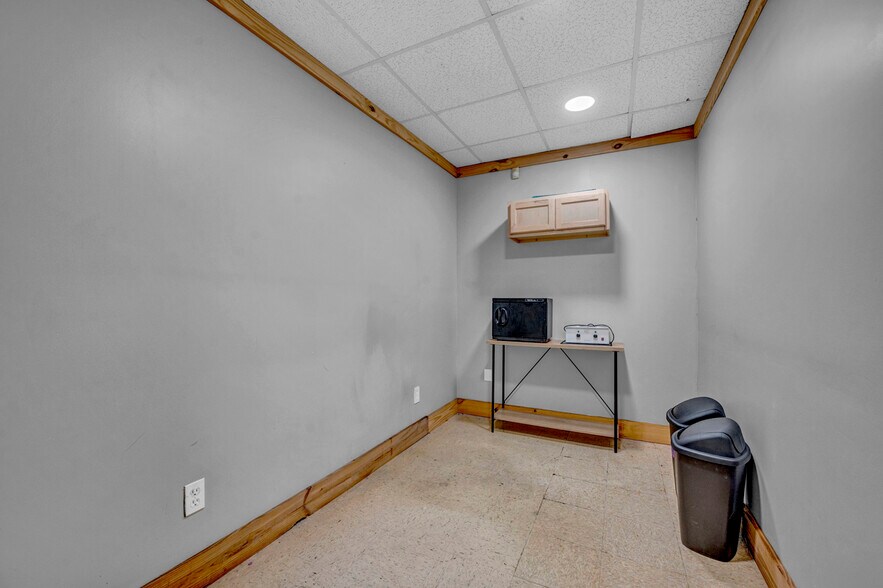 More Photos Of 38178 Us Highway 231, Ashville Freestanding For Sale