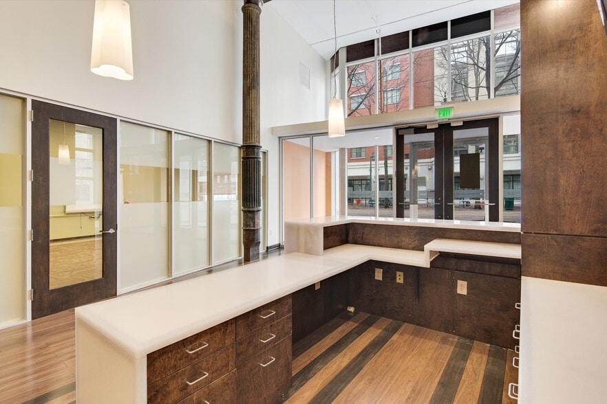 More Photos Of 66 N Main St, Memphis Apartments For Lease