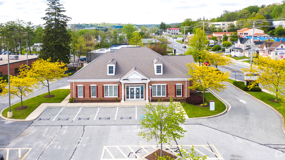 Primary Photo Of 10620 York Rd, Cockeysville Bank For Lease