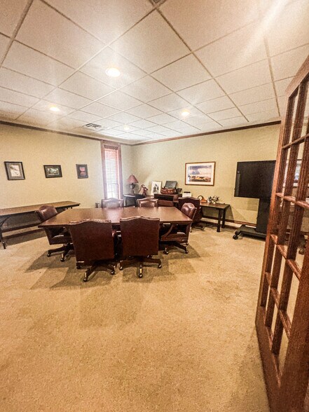 More Photos Of 13308 N Macarthur Blvd, Oklahoma City Office For Sale