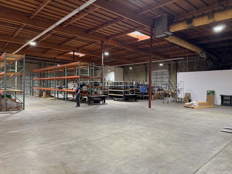More Photos Of 2500 Pegasus Dr, Bakersfield Manufacturing For Lease
