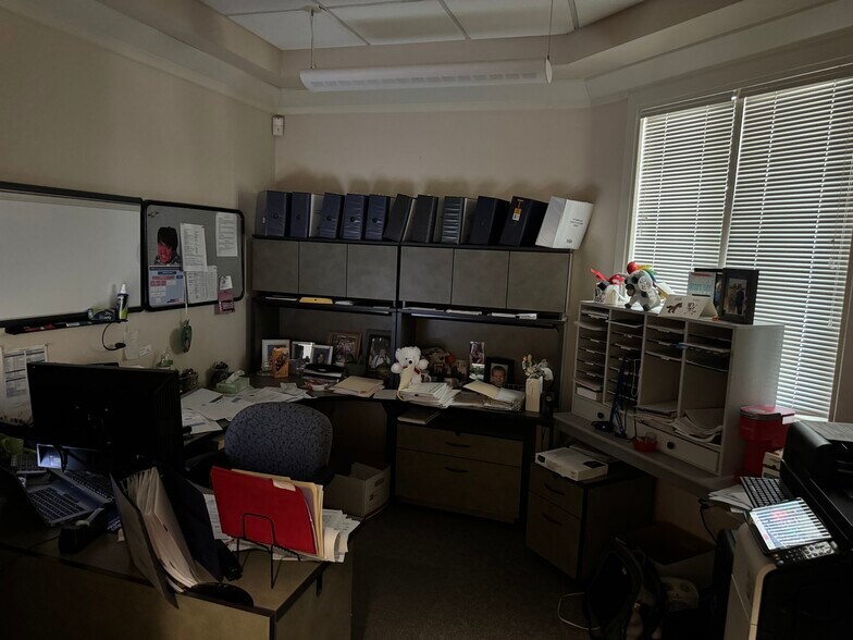 More Photos Of 3511 E Harmon Ave, Las Vegas Medical For Sale