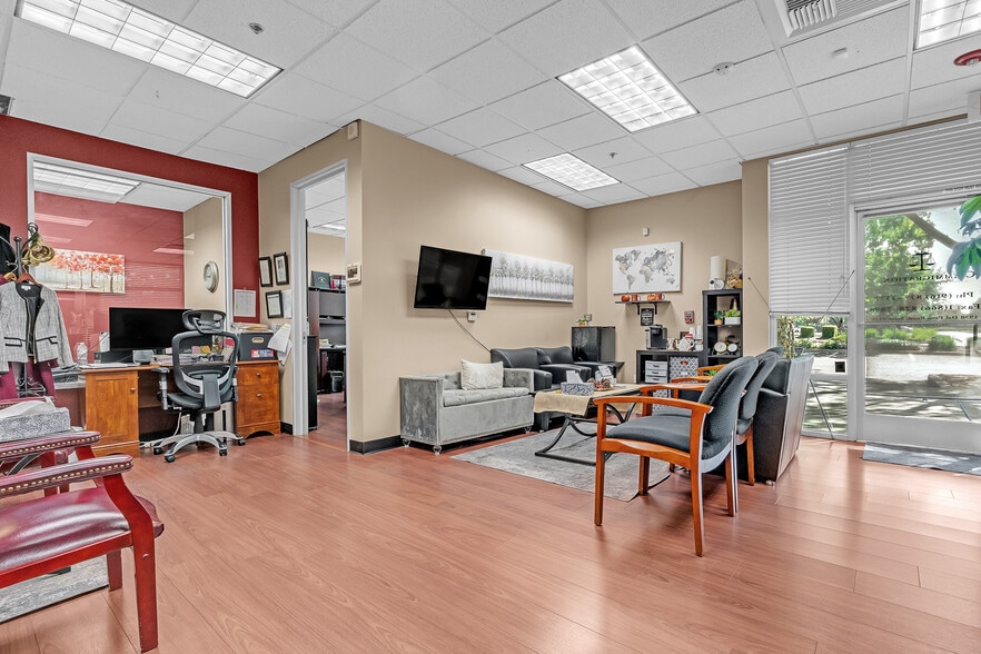 More Photos Of 1930 Del Paso Rd, Sacramento Medical For Sale