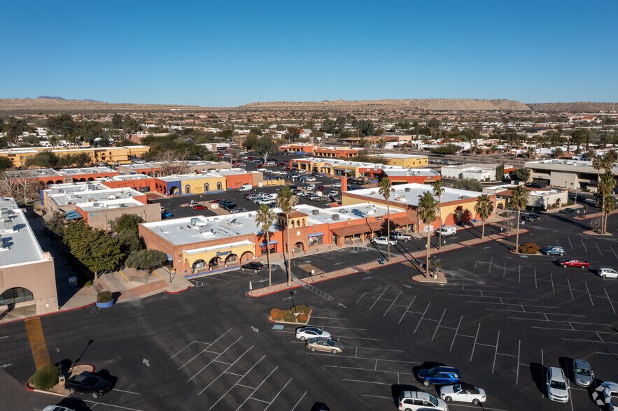 More Photos Of 101-126 S La Canada Dr, Green Valley Unknown For Lease