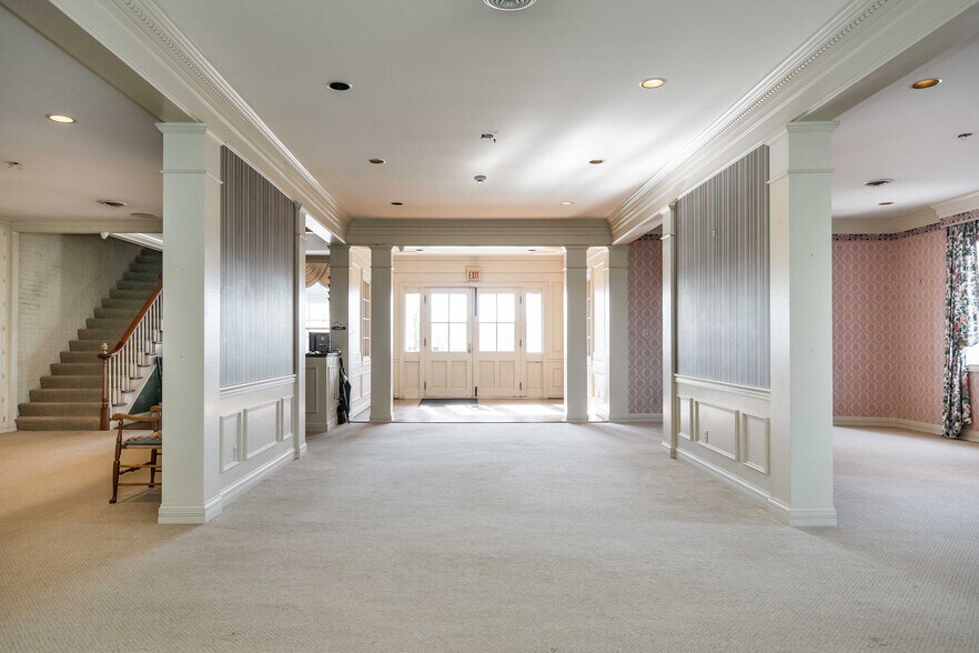 More Photos Of 4545 Taylorsville Rd, Louisville Freestanding For Sale