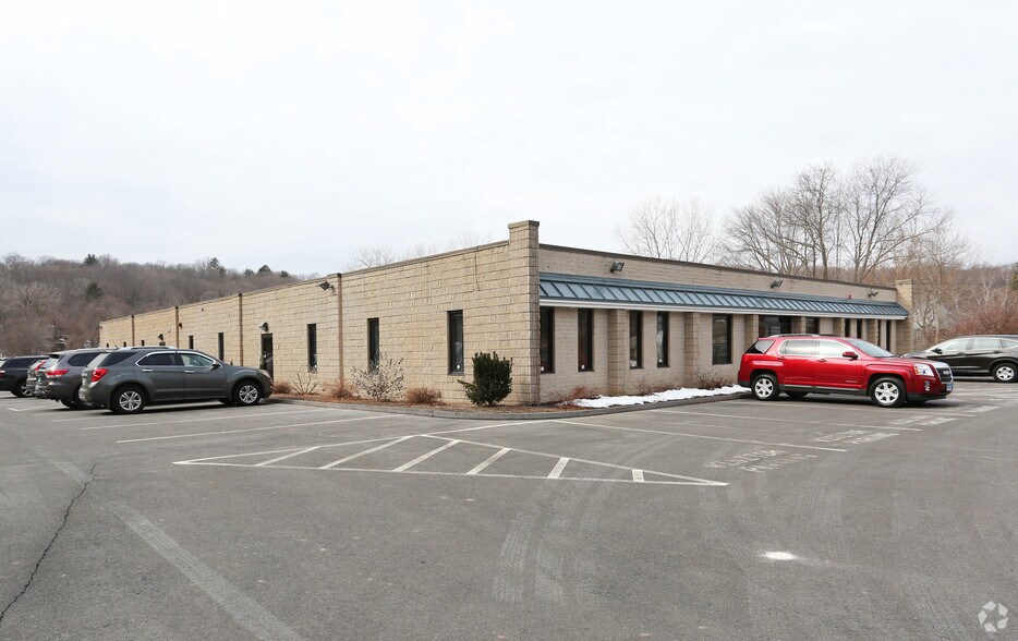 More Photos Of 1768 Litchfield Tpke, Woodbridge Office For Sale