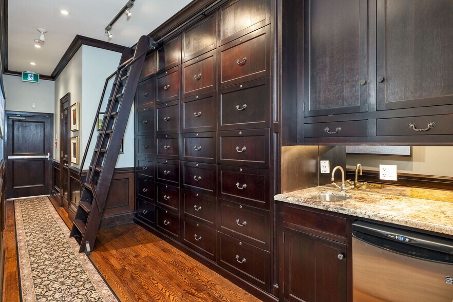 More Photos Of 12 Madison Av, Toronto Office Residential For Sale