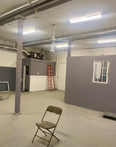 More Photos Of 258 35th St NE, Washington Warehouse For Sale