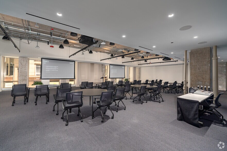More Photos Of 311 W Monroe St, Chicago Coworking Space