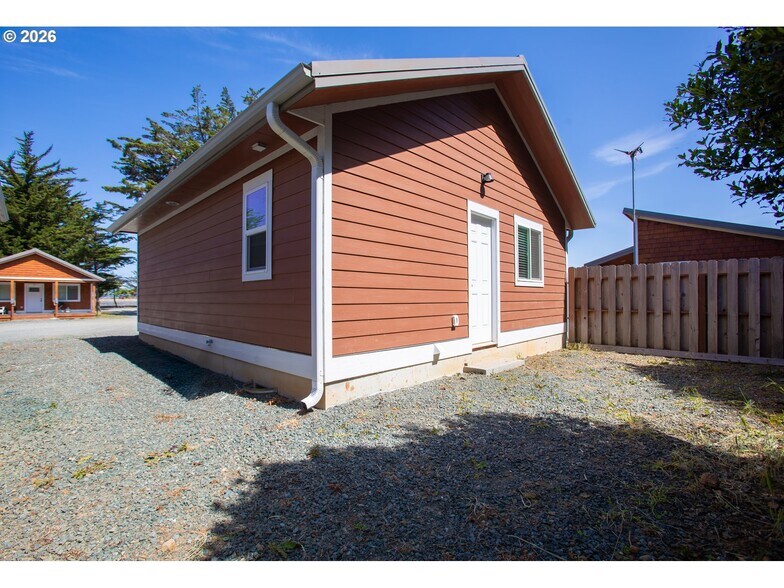More Photos Of 29940 Harbor Way, Gold Beach Apartments For Sale