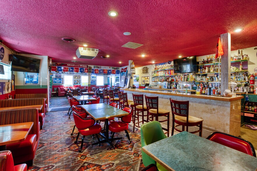 More Photos Of 410 Yakima Valley Hwy, Sunnyside General Retail For Sale
