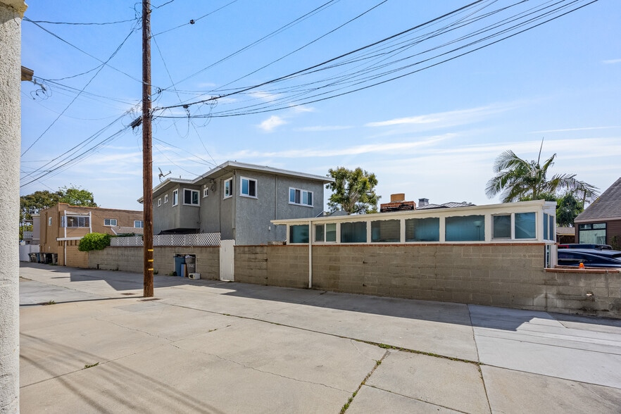More Photos Of 1521 Marine Ave, Seal Beach Apartments For Sale