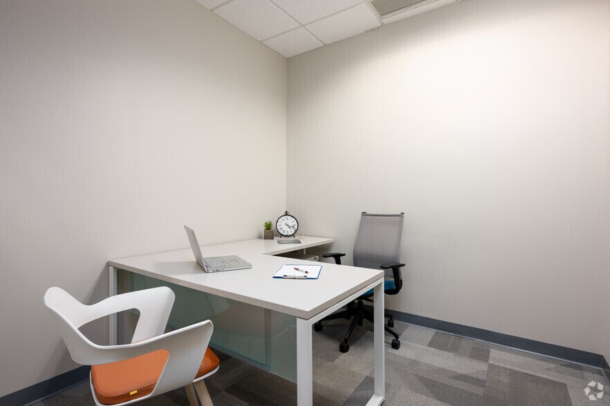 More Photos Of 806 Green Valley Rd, Greensboro Coworking Space