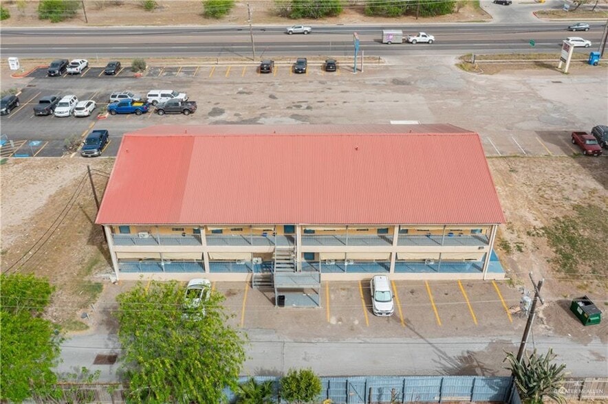 More Photos Of 2418 S Cage Blvd, Pharr Hotel For Sale