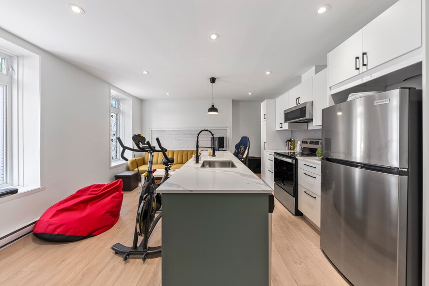 More Photos Of 2514 Rue Sainte-Catherine E, Montréal Apartments For Sale