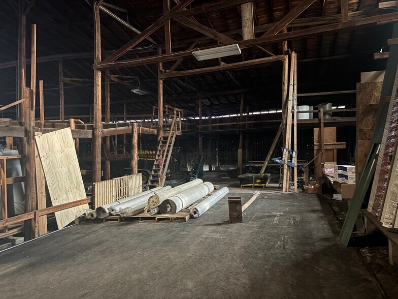 More Photos Of 300 N Dickason Blvd, Columbus Warehouse For Sale