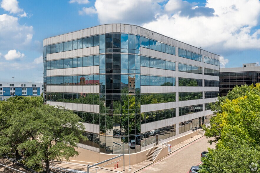 More Photos Of 10100 N Central Expy, Dallas Office For Lease