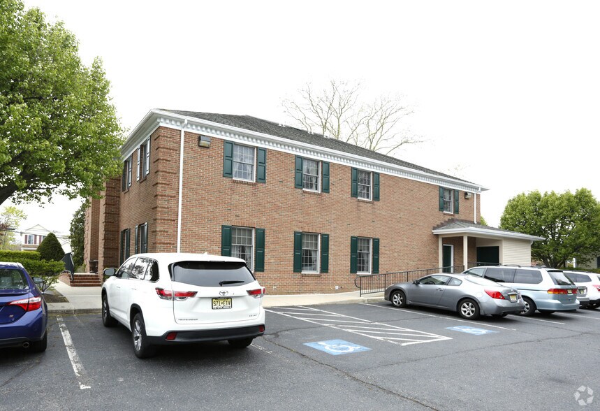 More Photos Of 600 Warren Ave, Spring Lake Office For Lease