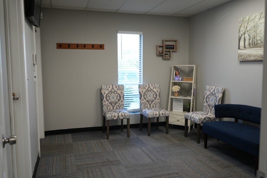 More Photos Of 30 Canton St, Manchester Medical For Lease