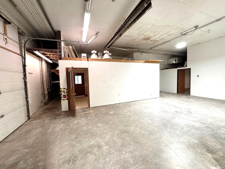 More Photos Of 4610 Femrite Dr, Madison Warehouse For Lease