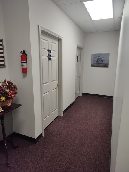 More Photos Of 300 5th St, Belvidere Light Distribution For Sale