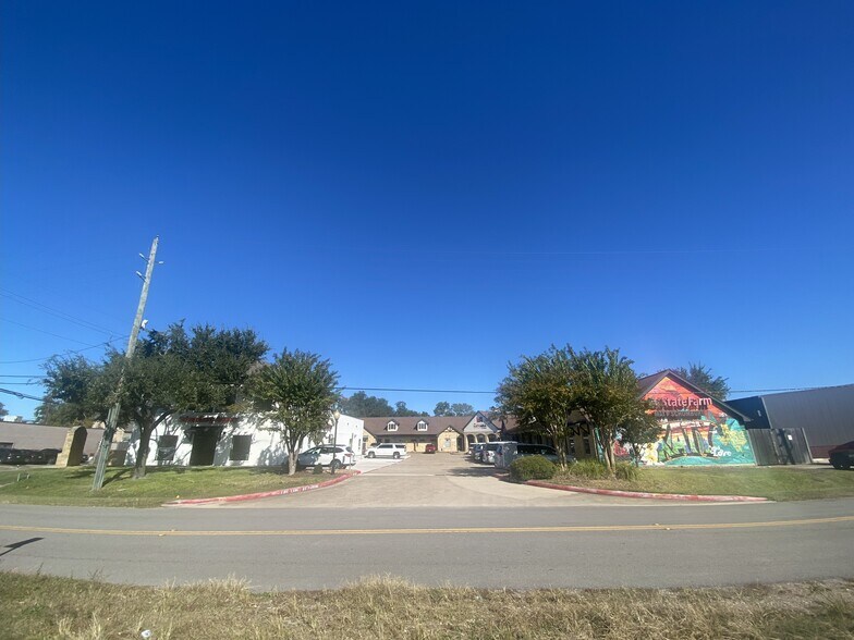 Primary Photo Of 814 East Ave, Katy Office For Sale