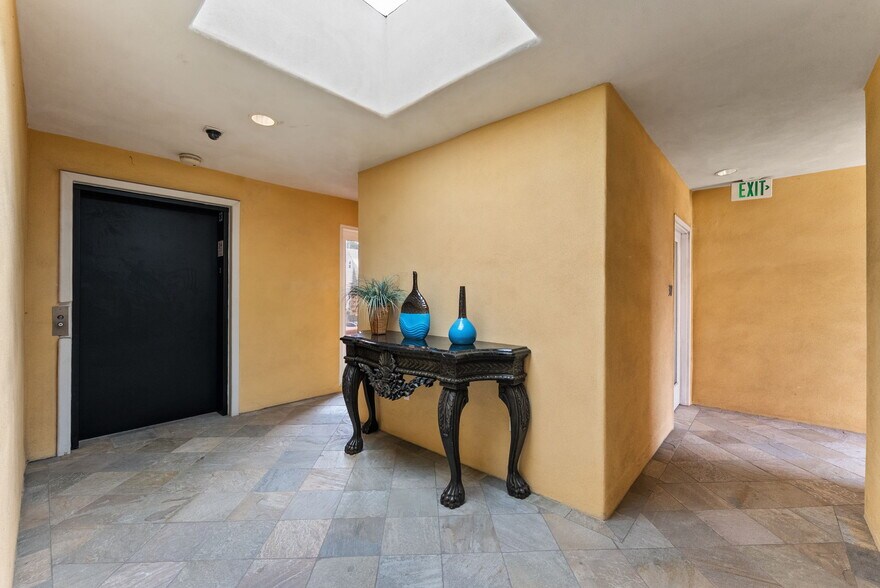 More Photos Of 2534 State St, San Diego Office For Sale